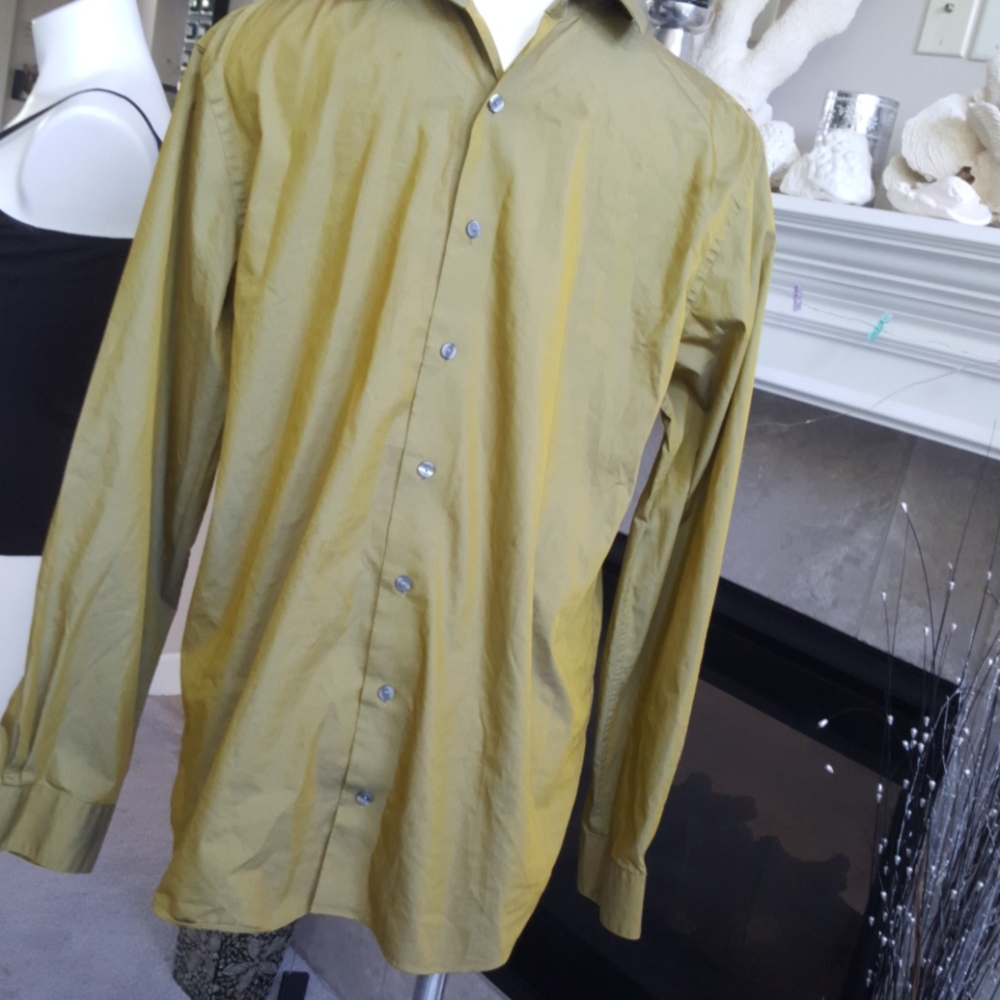 Kenneth Cole reaction. Slim fit. 16 1/2. Goldish?